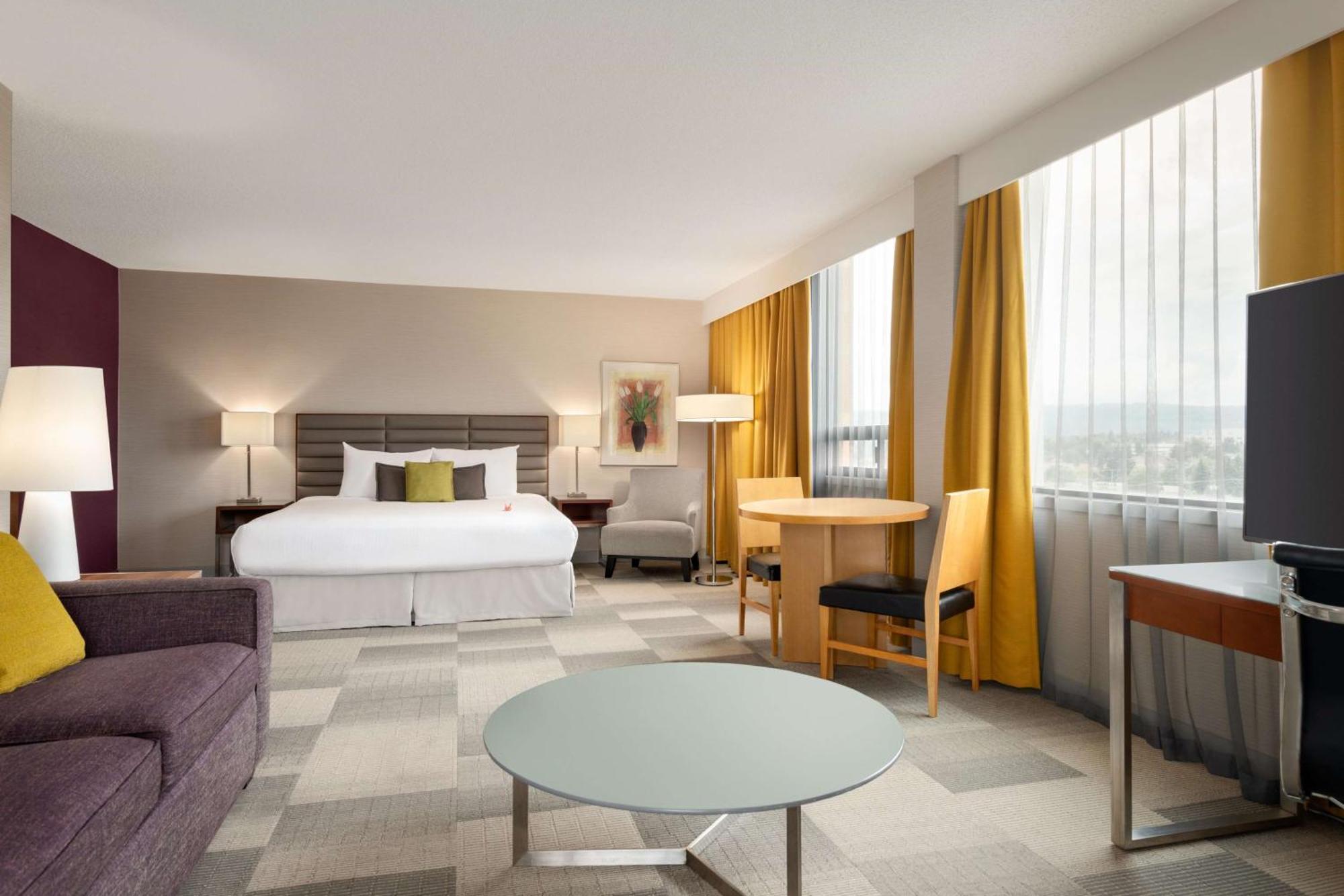 Coast Prince George Hotel By Apa Екстериор снимка