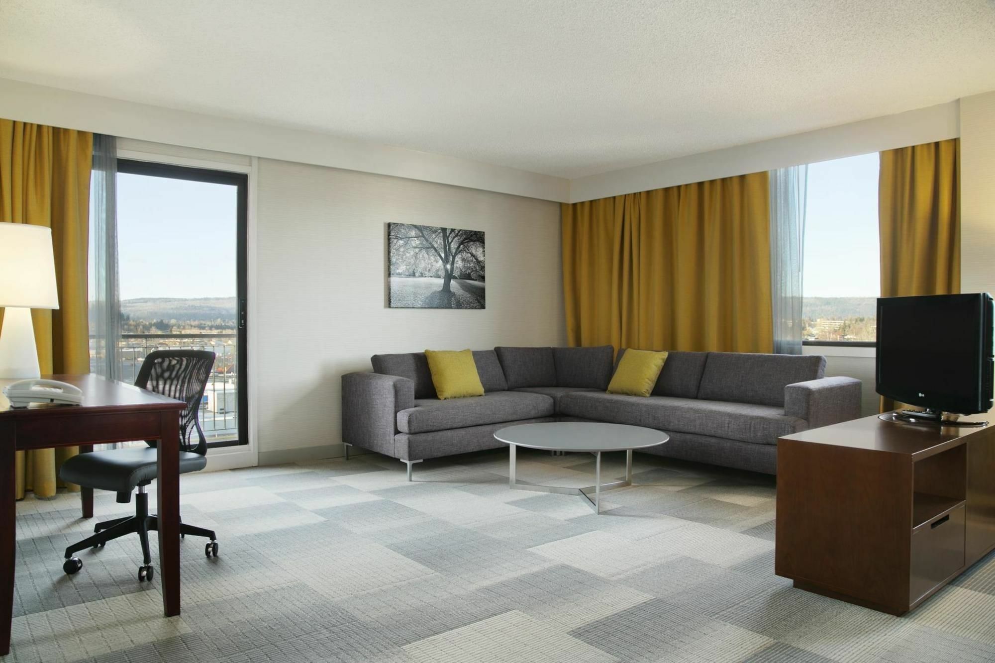 Coast Prince George Hotel By Apa Екстериор снимка