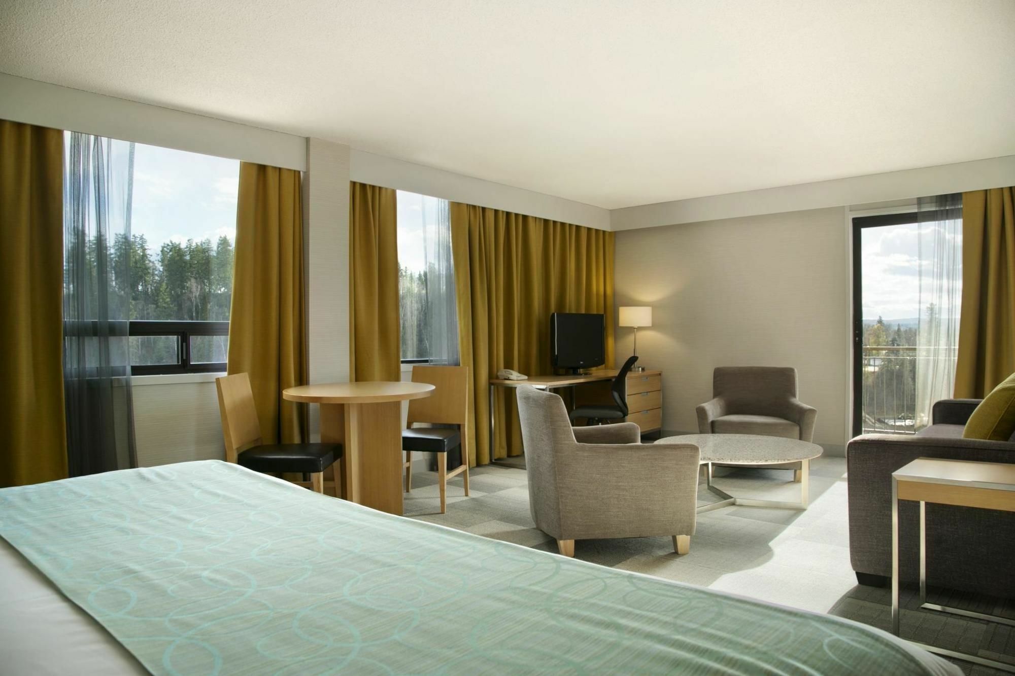 Coast Prince George Hotel By Apa Екстериор снимка